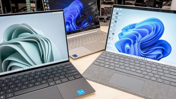 Φωτογραφία από Επώνυμα εκθεσιακά laptops